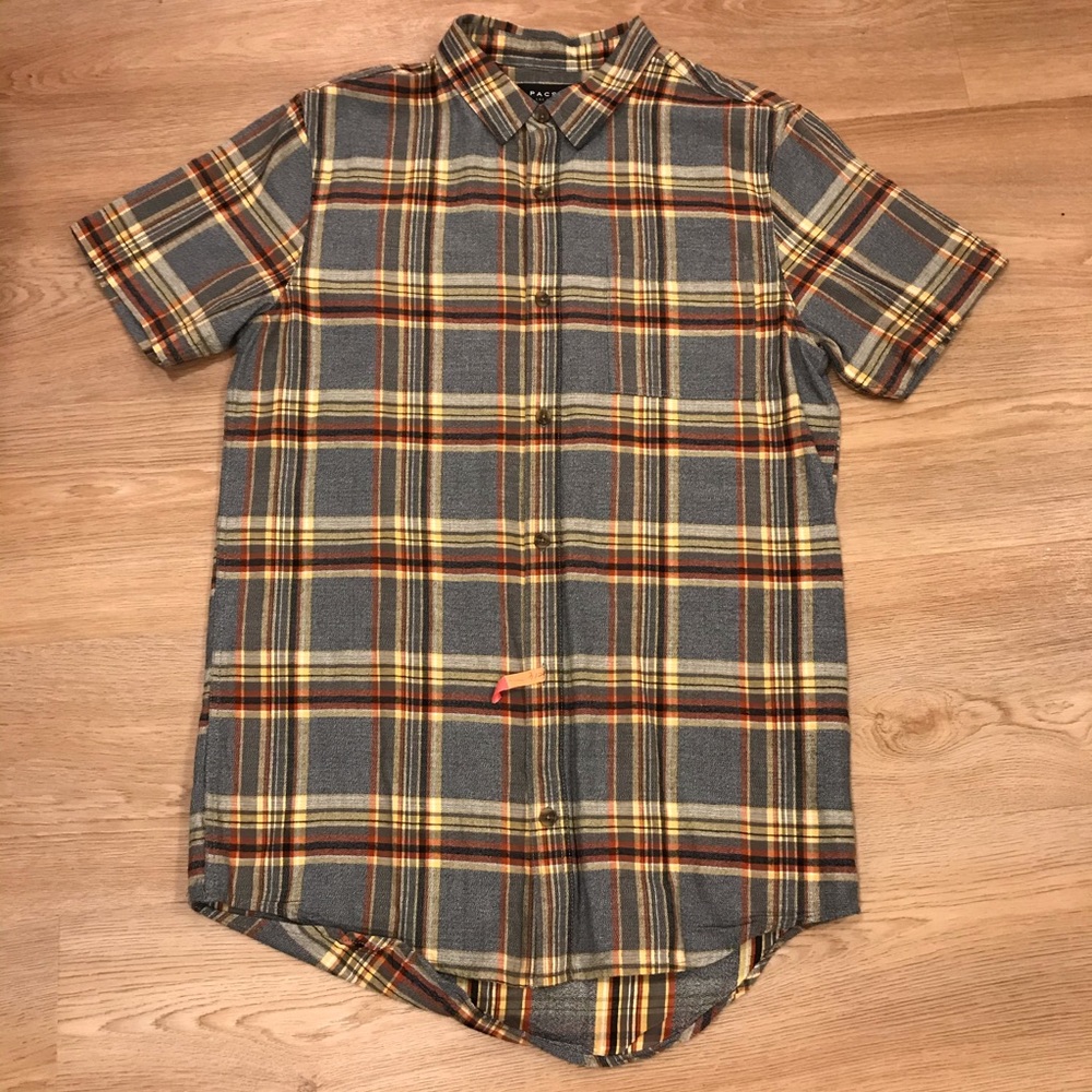 Pac Sun ☀️ Short Sleeve Casual Plaid Button down